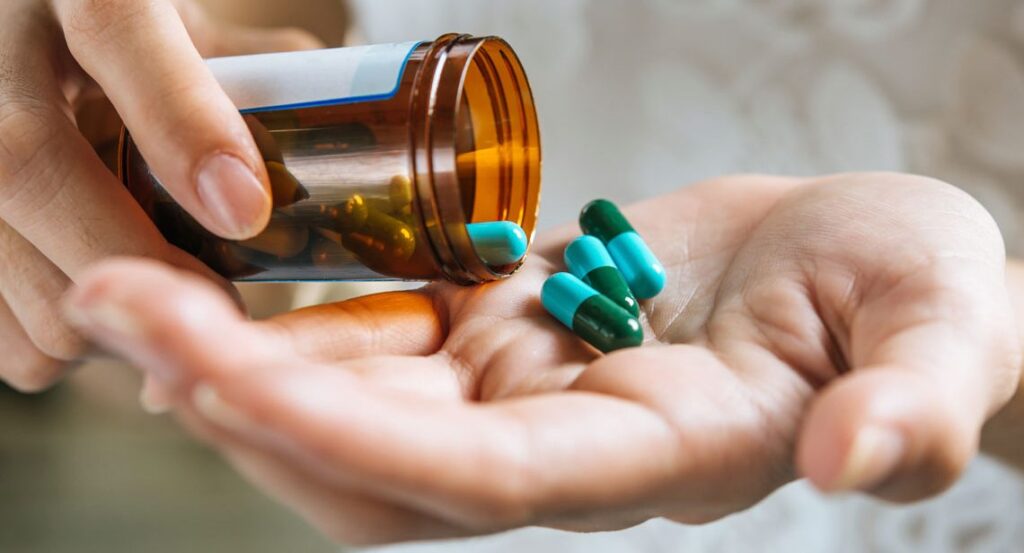 Anti-inflamatórios: Os Riscos Ocultos da Automedicação na Saúde Imagem do artigo