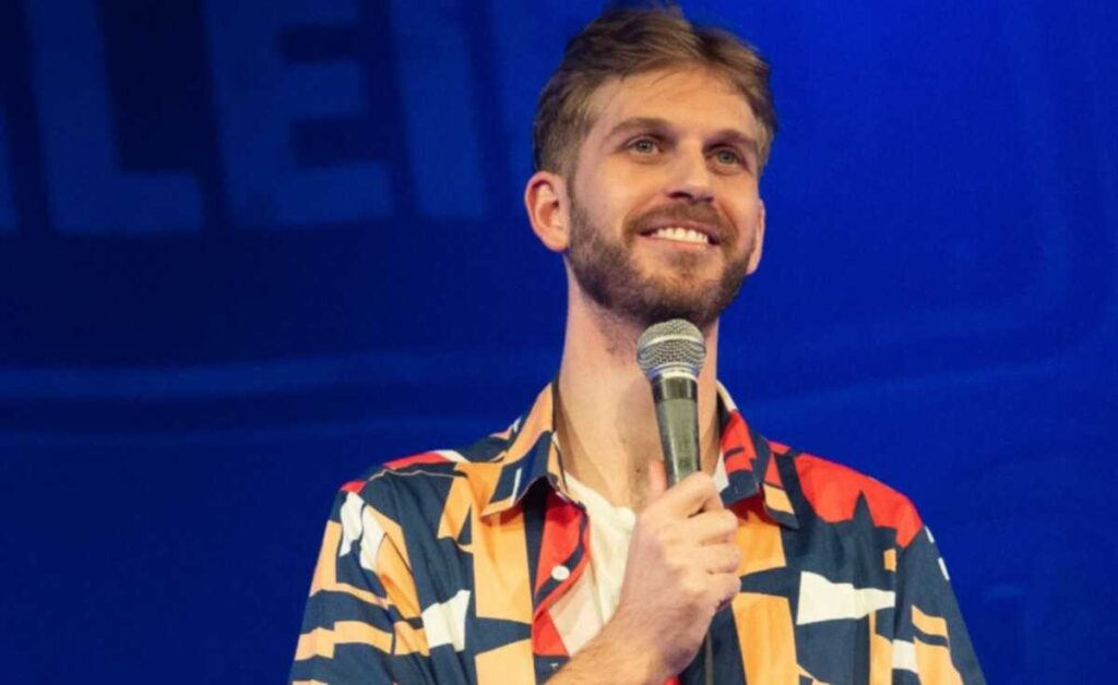 Comédia em Alta: Teatro de São Pedro da Aldeia Recebe Grandes Espetáculos em Agosto Imagem do artigo