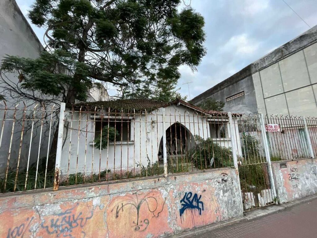 Demolição da Casa de Edilson Duarte em Cabo Frio: Patrimônio em Risco Imagem do artigo