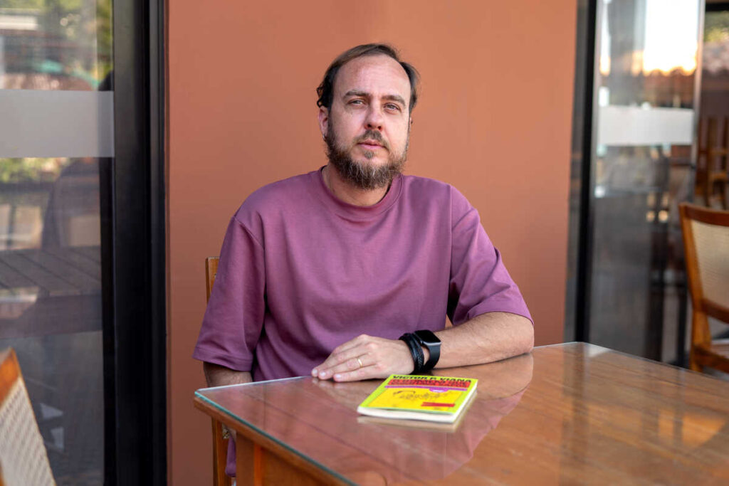 Victor P. Viana Lança ‘O Homem que Vomitava Sapos’ em Cabo Frio Imagem do artigo