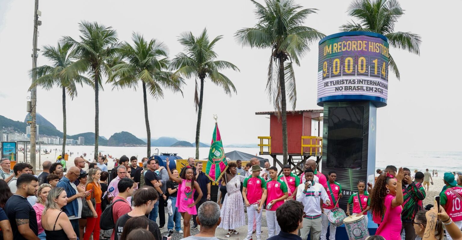 Brasil Registra Recorde com 9 Milhões de Turistas Estrangeiros em 2025