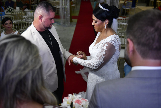 Casais Celebram a União em Edição Especial do Casamento Comunitário