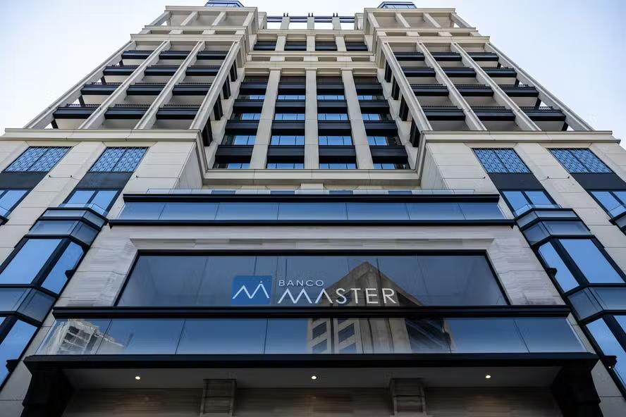 Decreto no Rio de Janeiro Impulsiona Operação de Cartão Consignado do Banco Master