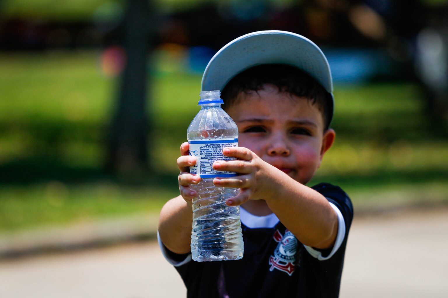Desidratação no Verão: Como a Urina Pode Indicar a Necessidade de Hidratação Desidratação no Verão: Como a Urina Pode Indicar a Necessidade de Hidratação