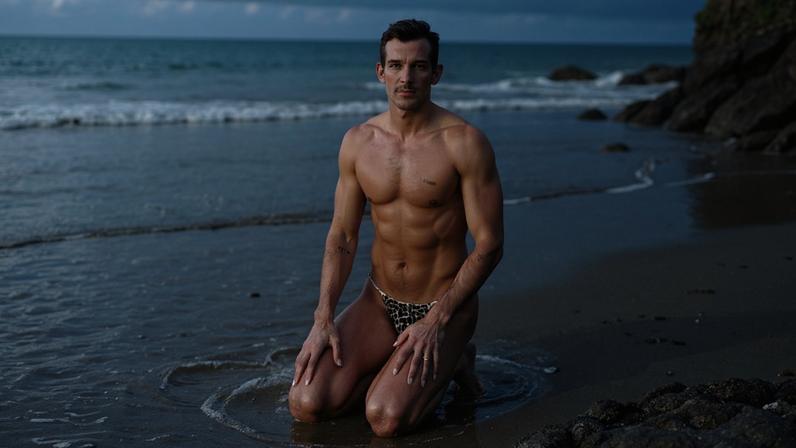 Dua Lipa Lança Álbum em Praia do México com Noivo Callum Turner