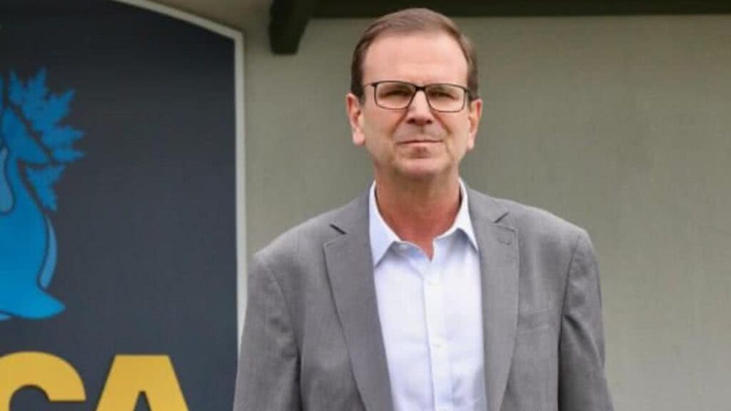 Eduardo Paes Rebate Acusações de Garotinho com Ofensas Diretas