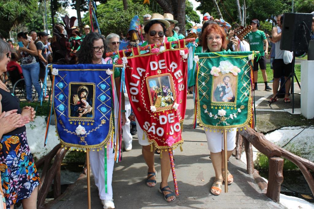Encontro de Grupos Folclóricos: Celebração de Tradições em Pindamonhangaba