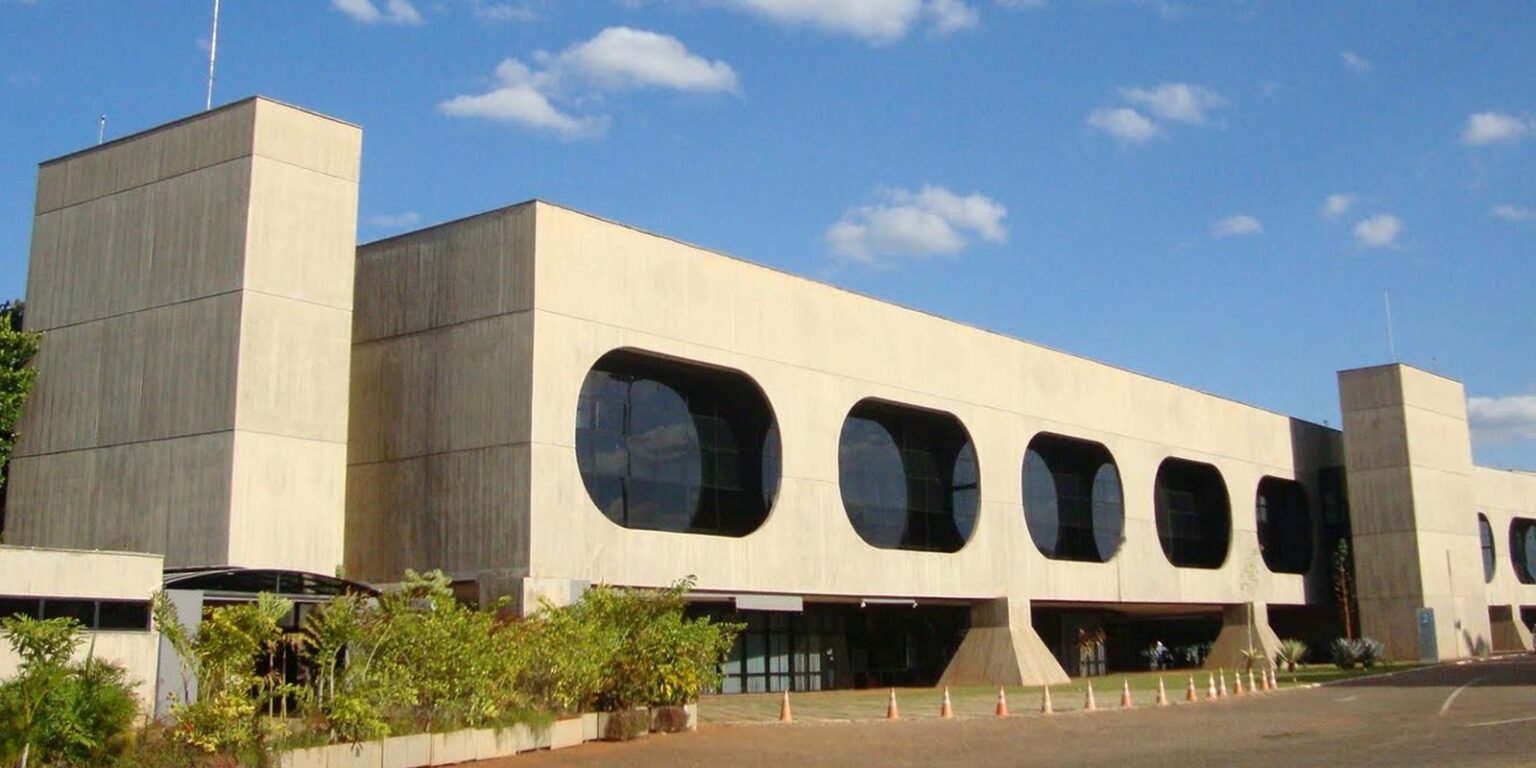 Explore a Exposição 'MEME: no Br@sil da memeficação' no CCBB Brasília