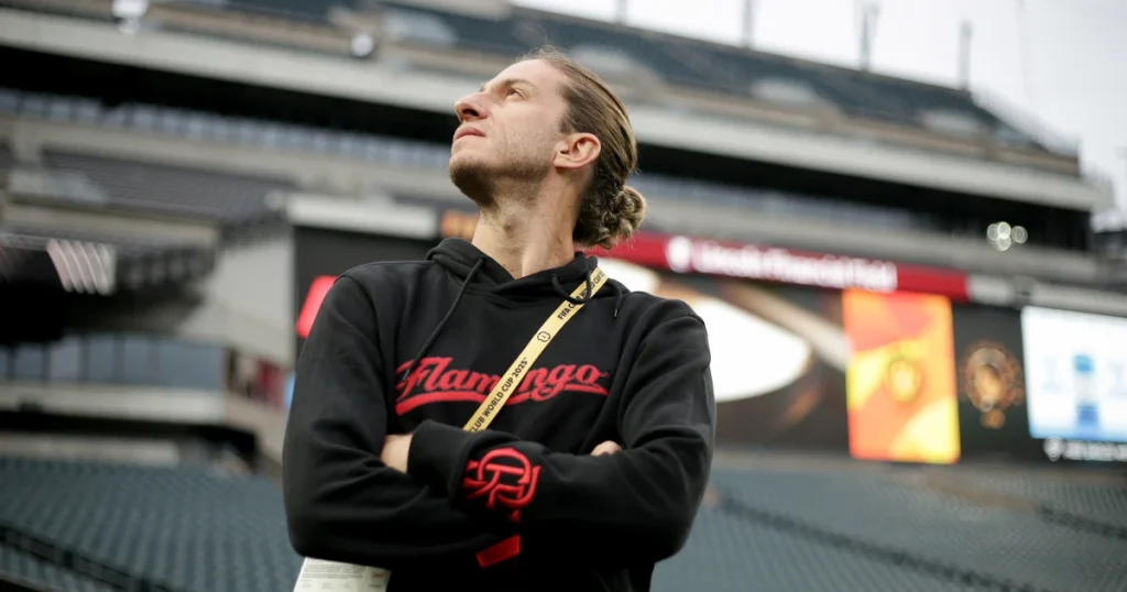 Filipe Luís Renova e Almeja Recordes Históricos no Flamengo até 2027