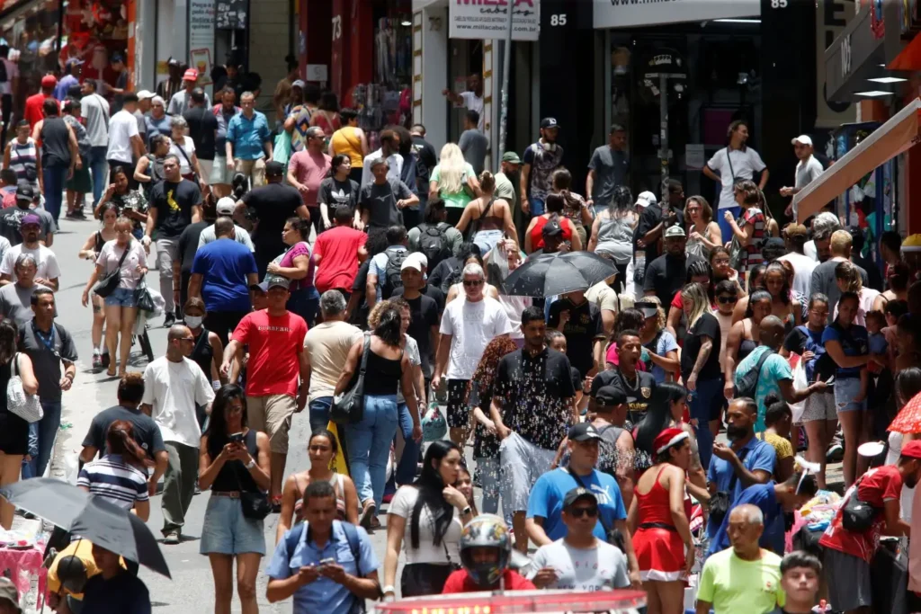 Natal: Consumidores Apostam em Compras de Última Hora, Mas Com Cautela