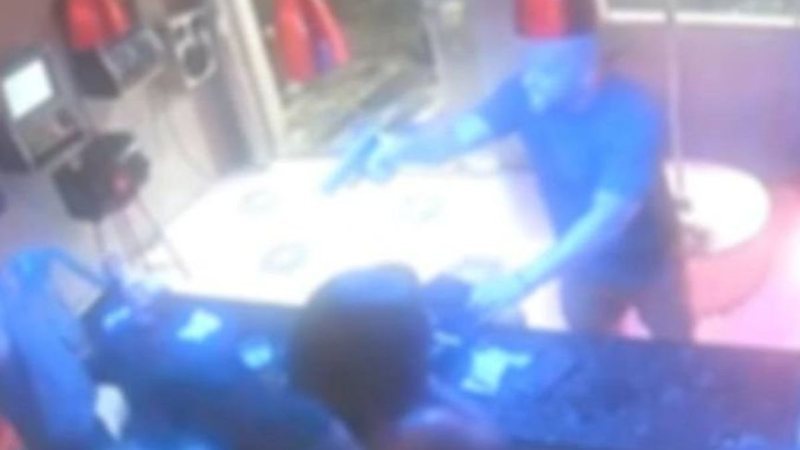 PM é Detido por Assalto em Casa de Entretenimento Adulto no Rio de Janeiro PM é Detido por Assalto em Casa de Entretenimento Adulto no Rio de Janeiro