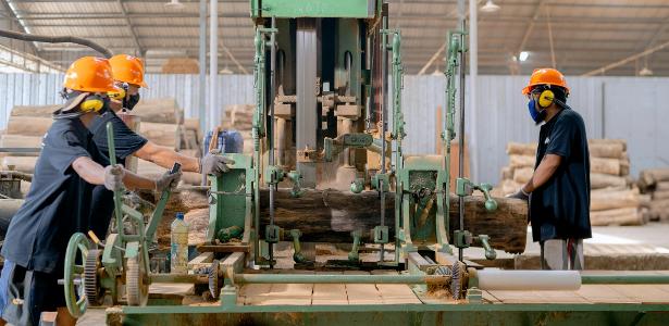 Recuo na Atividade Econômica: Brasil Registra Queda em 3 das 5 Regiões em Outubro