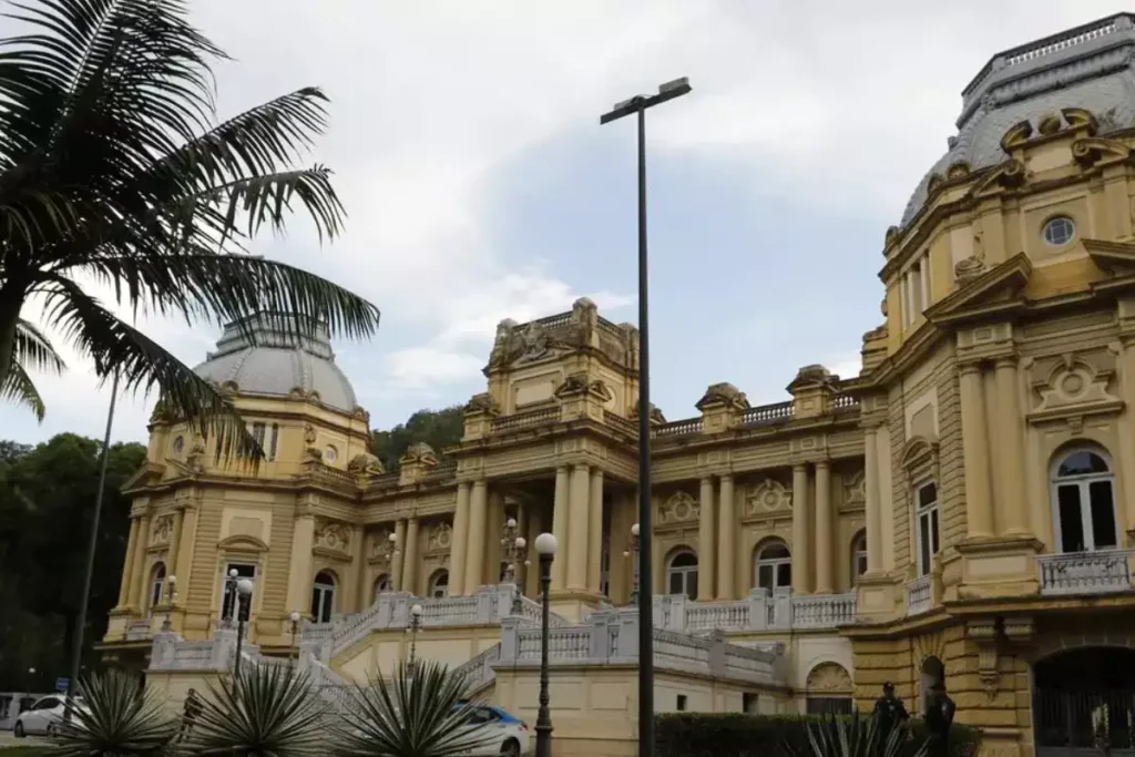 Rio de Janeiro Sanciona Lei para Adesão ao Programa de Refinanciamento de Dívida