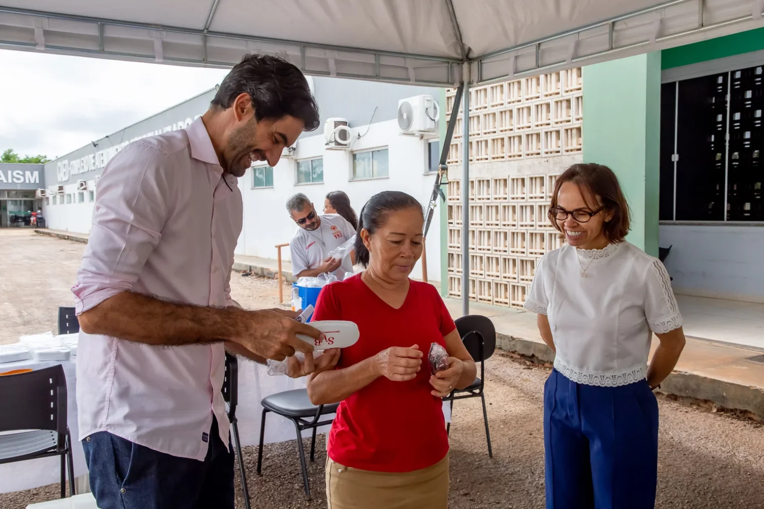 Saúde em Campo Verde: Entrega de Óculos Transforma Vidas na Caravana da Saúde Ocular