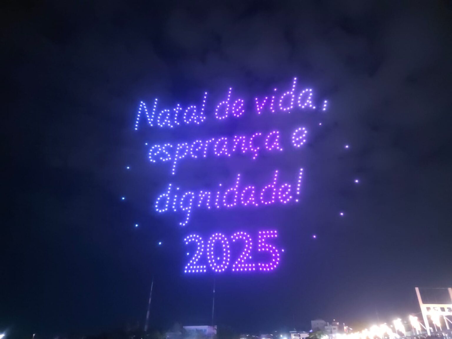 Show Natalino com 600 Drones Encanta Rio Branco; Confira os Vídeos