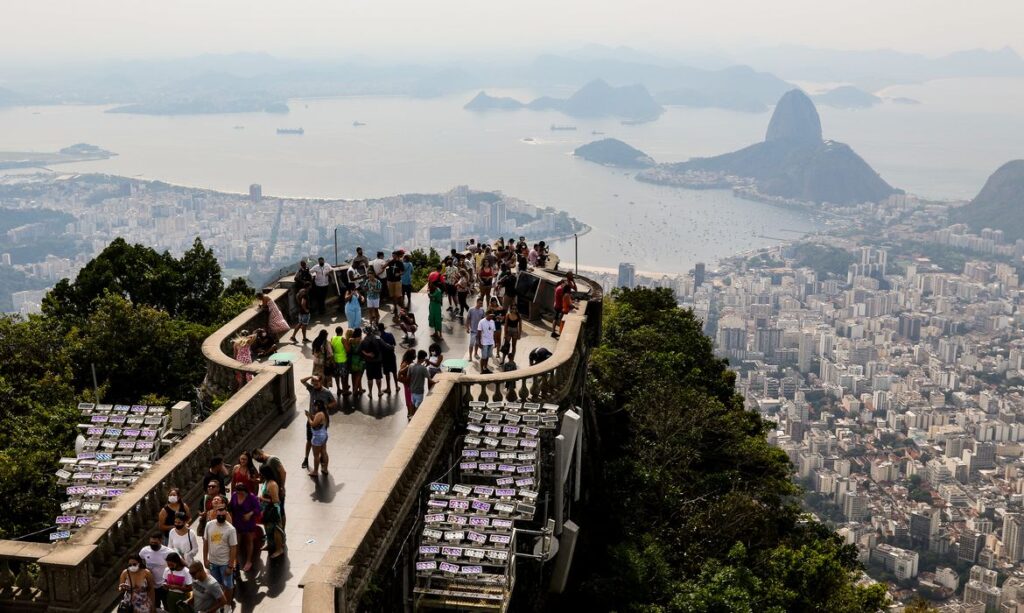 Turismo Brasileiro em Ascensão: Recorde de Visitantes em 2025