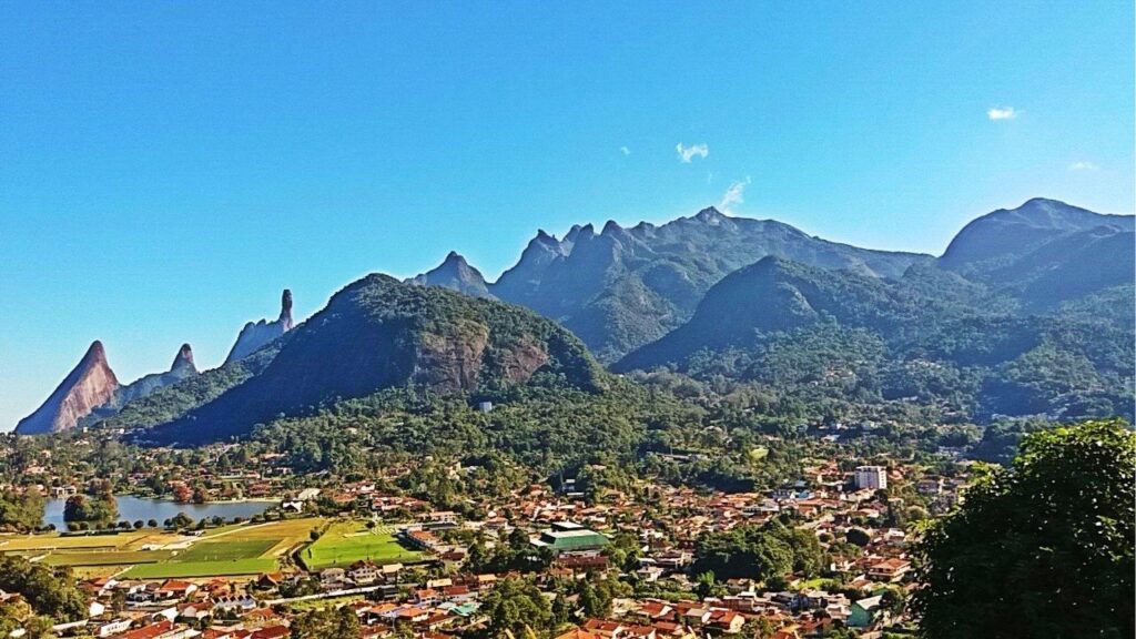 3 Destinos Próximos a Niterói Para Refrescar-se no Verão