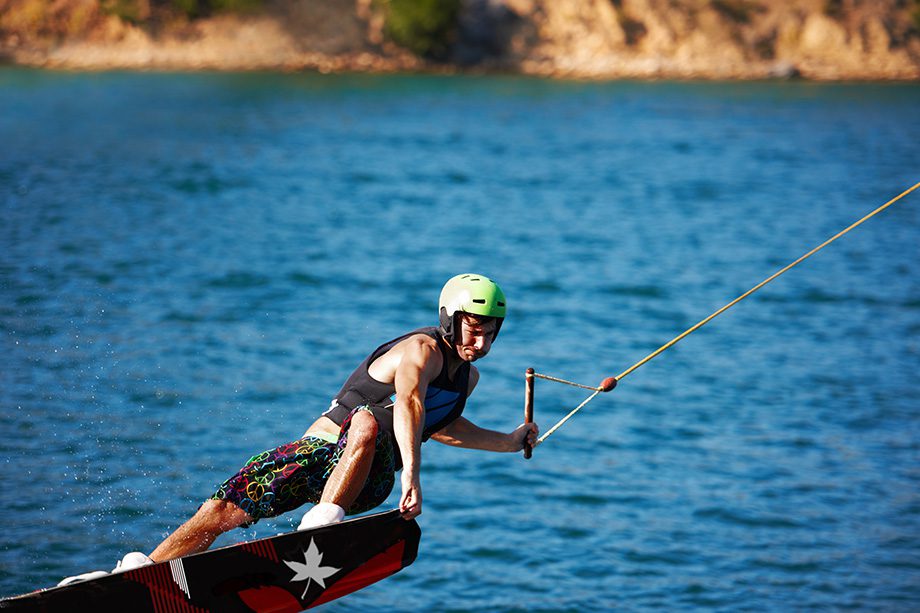 9 Destinos Imperdíveis para Praticar Esportes Náuticos no Brasil neste Verão