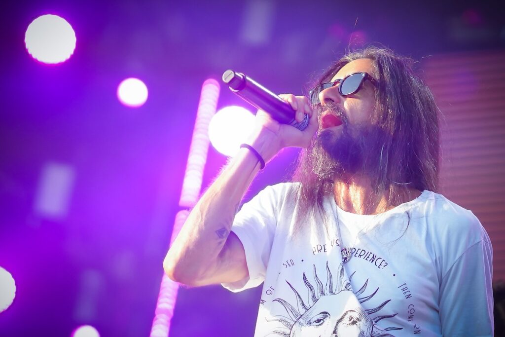 Armandinho Brilha em Nova Fase Pessoal Durante Show no Planeta Atlântida