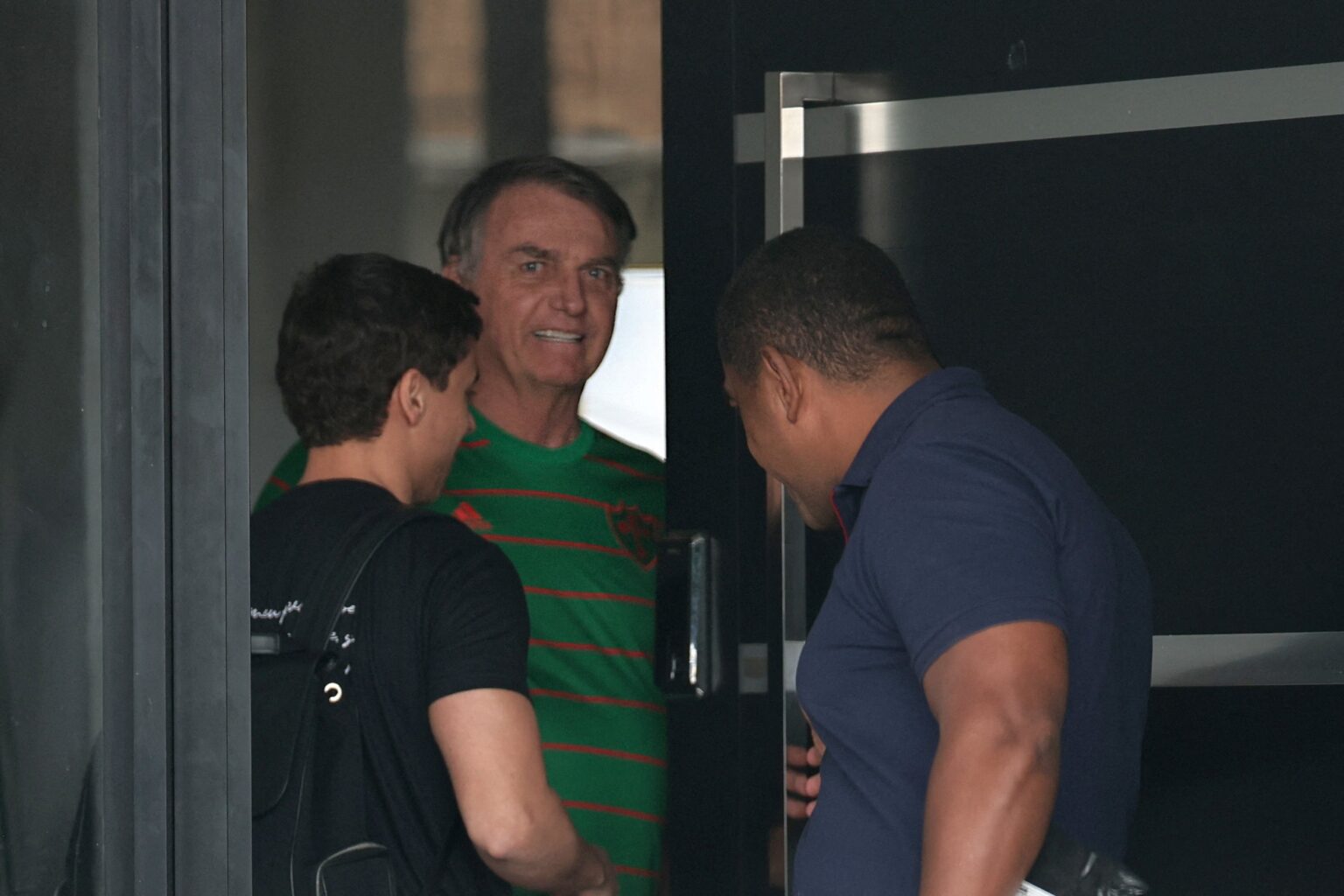 Articulações Políticas de Bolsonaro: O 'Bunker da Oposição' na Papudinha