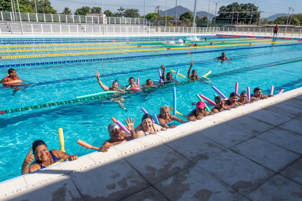 Aulas Gratuitas de Natação e Hidroginástica na Piscina Olímpica do Parque Oeste