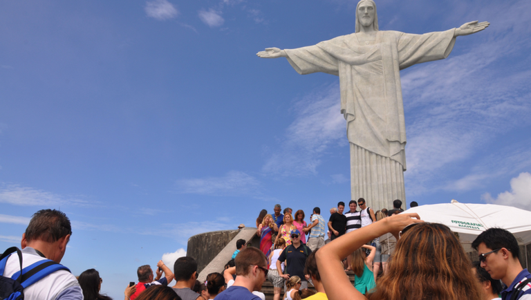 Brasil Almeja 10 Milhões de Visitantes Internacionais em 2026 Após Recorde de 2025