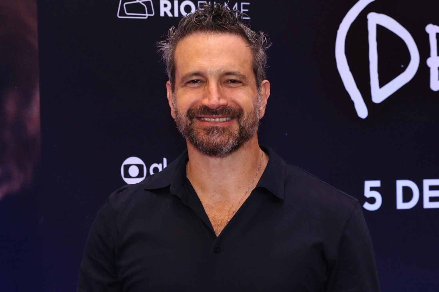 Caco Ciocler Revela Encantamento com a Possibilidade de Mestrado em Entrevista