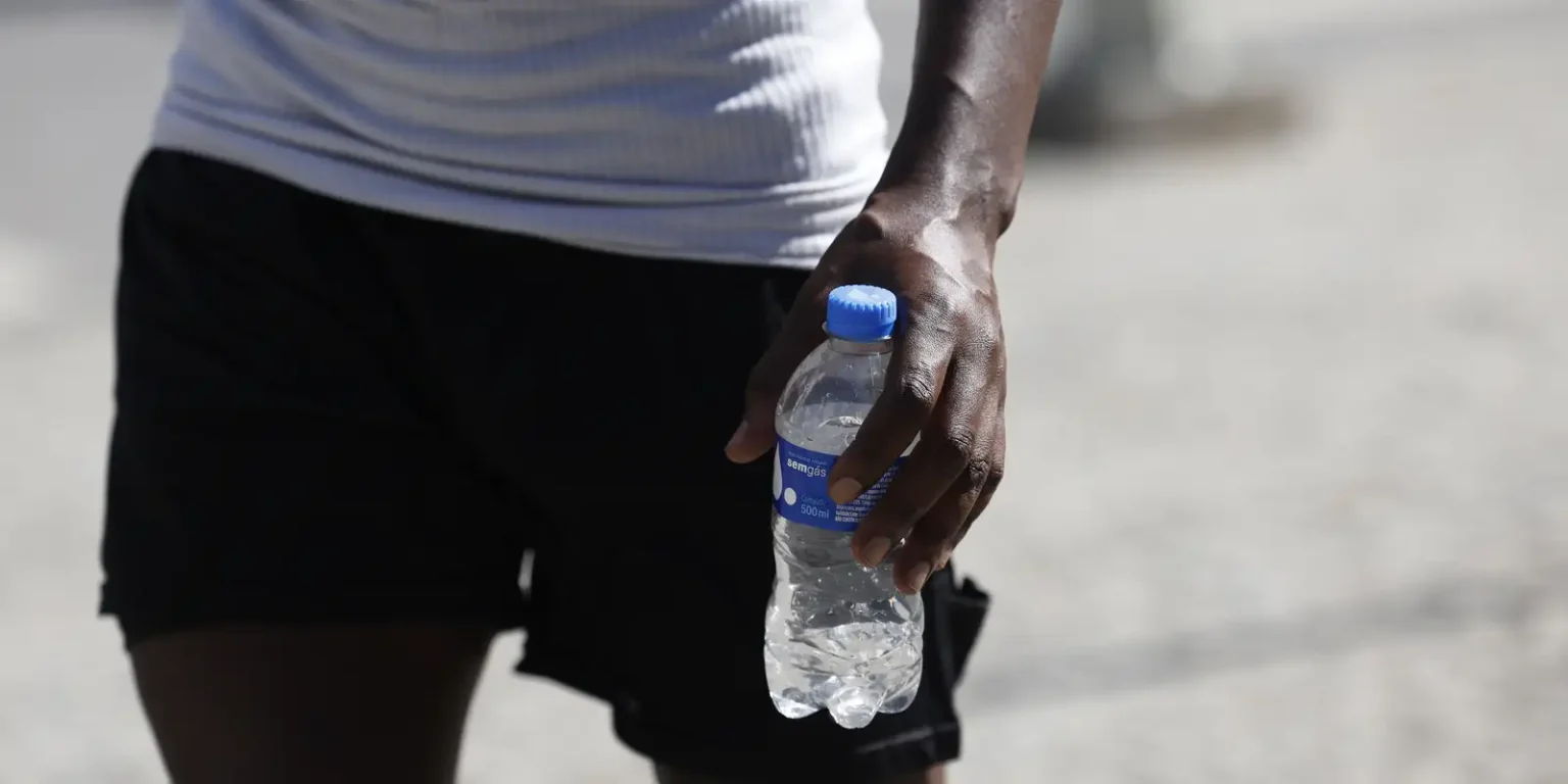 Calor extremo resulta em mais de 2,6 mil atendimentos de emergência no Rio de Janeiro