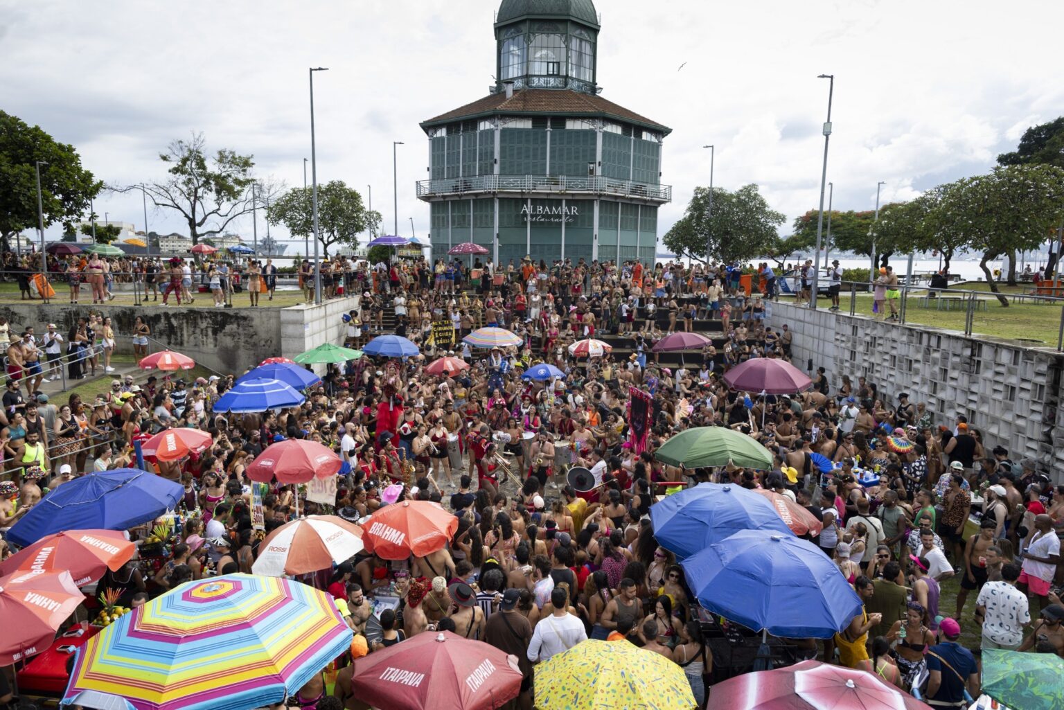 Carnaval 2026: Expectativa de R$ 5,7 bilhões injetados na economia do Rio de Janeiro