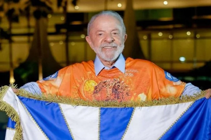 Carnaval e Política: A Homenagem a Lula no Desfile da Acadêmicos de Niterói Carnaval e Política: A Homenagem a Lula no Desfile da Acadêmicos de Niterói