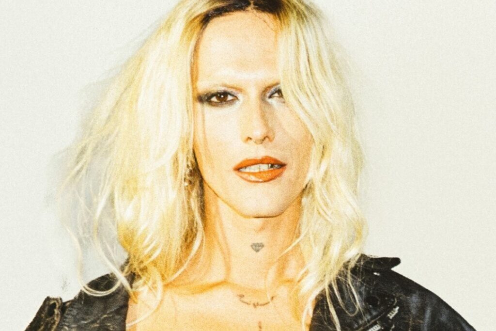 Catto Emociona no Rio: A Artista que Reverencia Madonna e Gal Costa