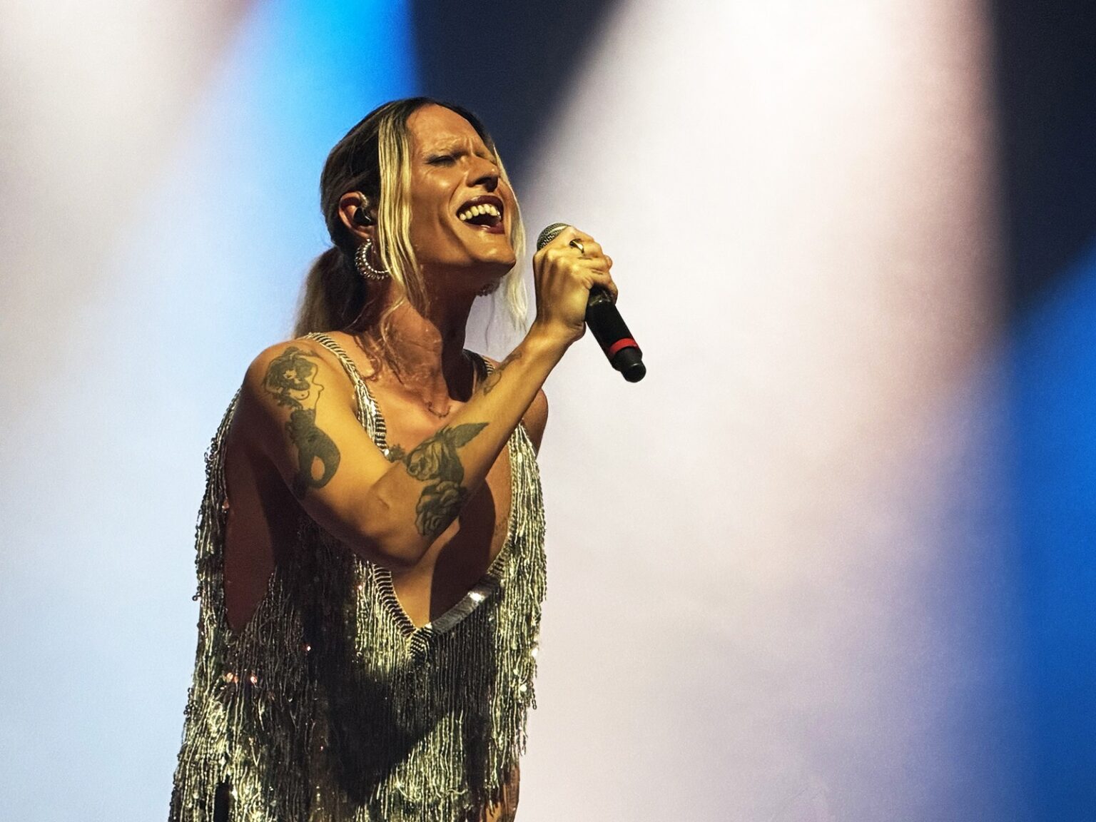 Catto Renasce como Vênus: A Potência de ‘Caminhos Selvagens’ em Show Intenso Catto Renasce como Vênus: A Potência de 'Caminhos Selvagens' em Show Intenso