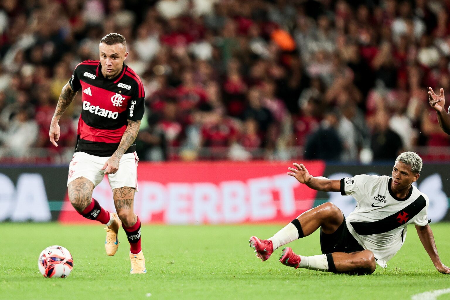 Cebolinha Inicia 2026 em Alta, Mas Pode Ser Seu Último Ano no Flamengo Cebolinha Inicia 2026 em Alta, Mas Pode Ser Seu Último Ano no Flamengo