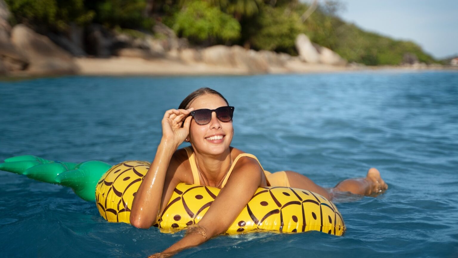 Cuidados Essenciais com a Pele no Verão: Água do Mar, Rio ou Piscina?