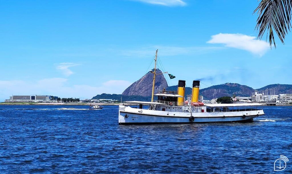 Descubra a Baía de Guanabara a Bordo do Histórico Rebocador Laurindo Pitta Descubra a Baía de Guanabara a Bordo do Histórico Rebocador Laurindo Pitta