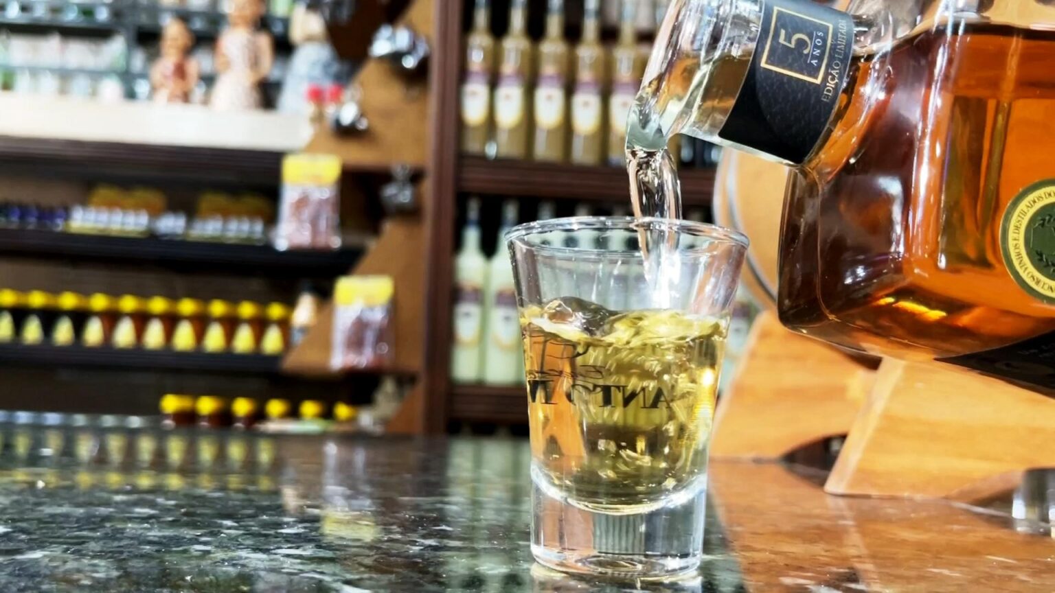 Descubra as Rotas da Cachaça em SP: Alambiques Históricos e Bebidas Premiações