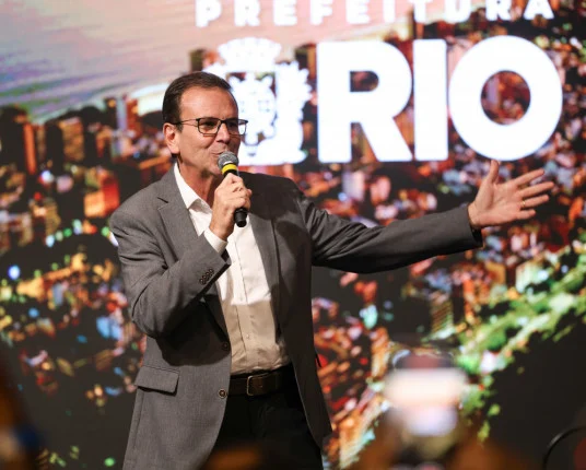 Eduardo Paes Rompe Compromisso e Anuncia Pré-Candidatura ao Governo do RJ