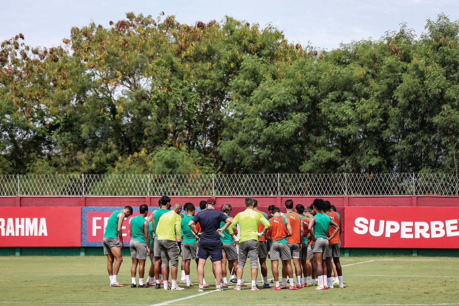 Fluminense Une Treinos e Se Prepara para Estreia do Time Titular contra o Flamengo