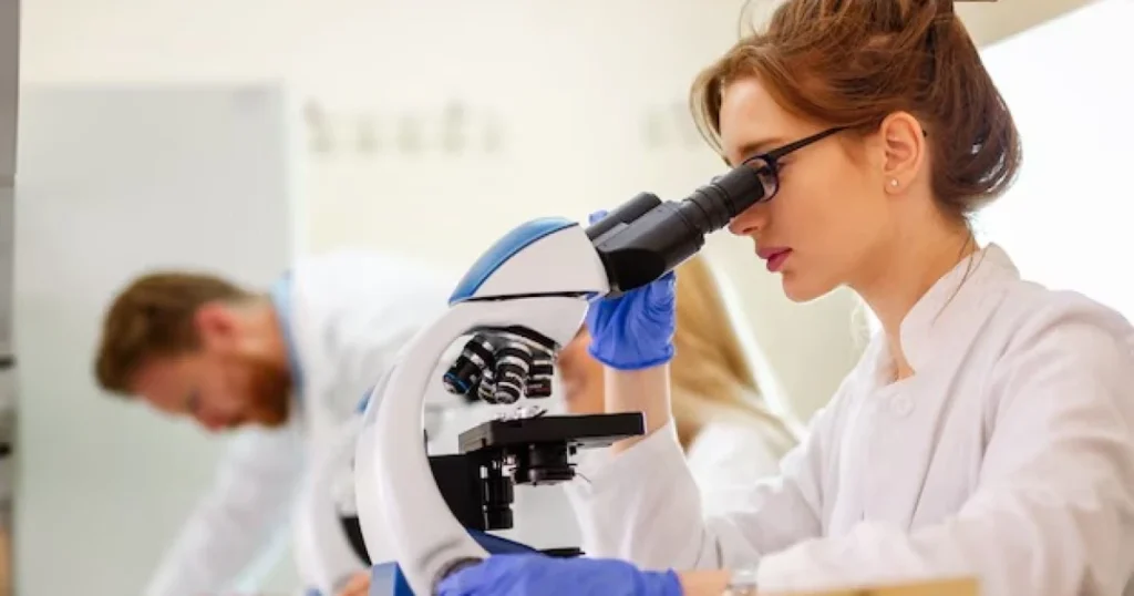 Inscrições Abertas para Programa de Ciência da Fiocruz para Alunas do Ensino Médio