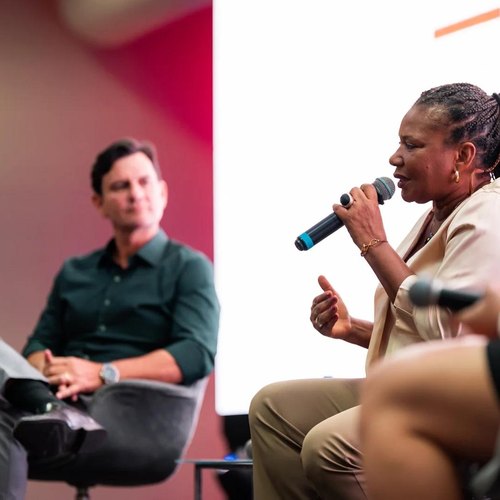 Ministra Margareth Menezes Enfatiza Importância de Investimentos em Cultura para a Economia Criativa