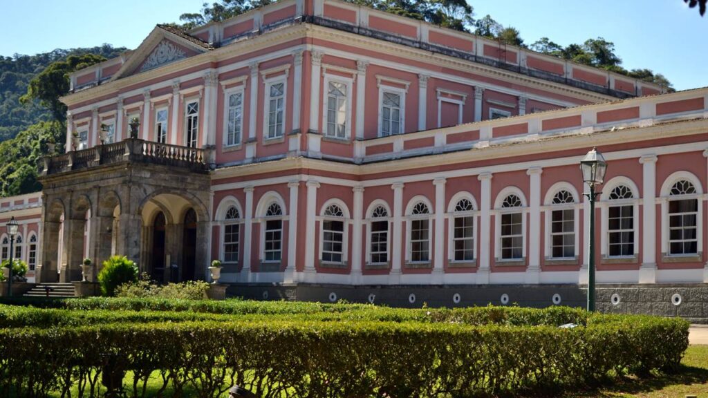 Petrópolis: A Cidade Imperial do Rio que Encanta Turistas