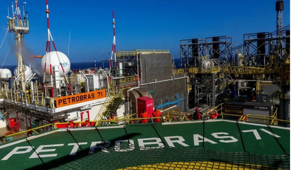 Produção de Petróleo e Gás no Brasil Atinge 4,9 Milhões de Barris em Novembro de 2025