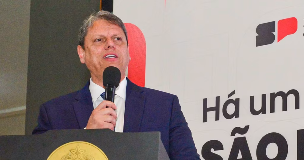 Tarcísio de Freitas Elogia Nikolas Ferreira e Critica Crise Moral Tarcísio de Freitas Elogia Nikolas Ferreira e Critica Crise Moral