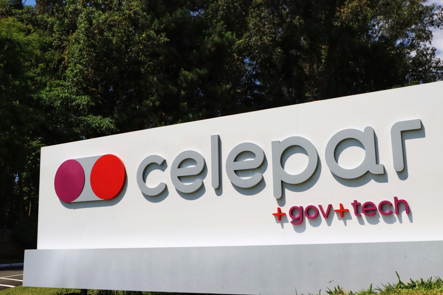 TCE do Paraná Aprova Privatização da Celepar: Próximos Passos São Definidos TCE do Paraná Aprova Privatização da Celepar: Próximos Passos São Definidos