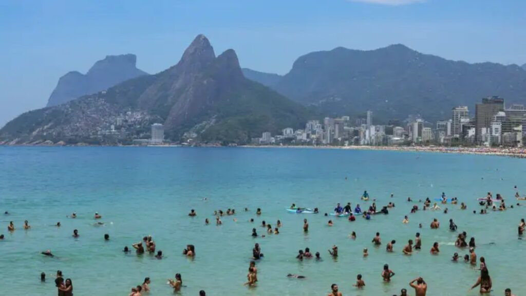 Verão Carioca: 5,7 Milhões de Turistas e R$ 12 Bilhões na Economia Verão Carioca: 5,7 Milhões de Turistas e R$ 12 Bilhões na Economia