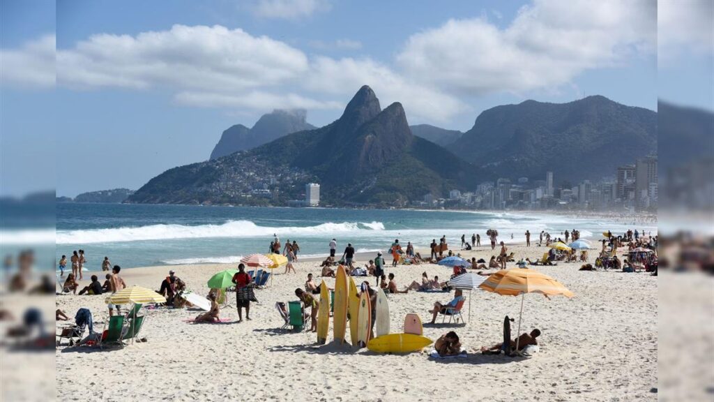 Verão de 2026 promete injetar R$ 12,8 bilhões na economia do Rio de Janeiro