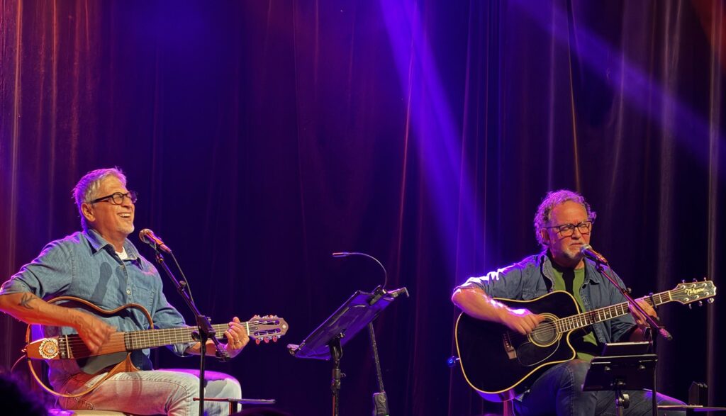 Zé Renato e Claudio Nucci Brilham em Show que Evoca a Poética do Brasil Zé Renato e Claudio Nucci Brilham em Show que Evoca a Poética do Brasil
