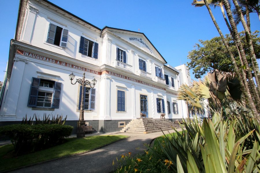 Atrasos na Saúde de Petrópolis: Justiça Debaterá Repasse de Recursos do Estado