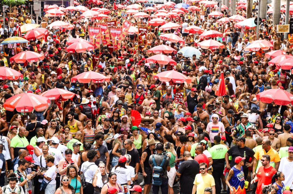 Brasil Recebe 300 Mil Turistas Internacionais Durante o Carnaval de 2026