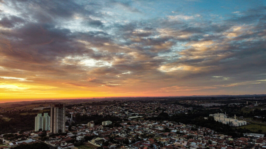 Carnaval 2026: Calor, Sol e Chuva à Vista no Brasil